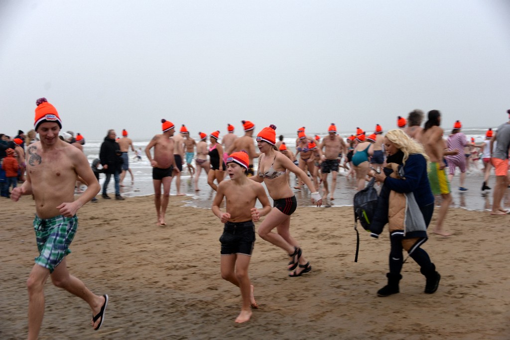 ../Images/Nieuwjaarsduik Nederzandt 2017 056.jpg